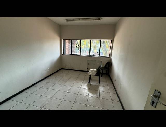 2,380M² WAREHOUSE TO LET IN PRETORIA WEST